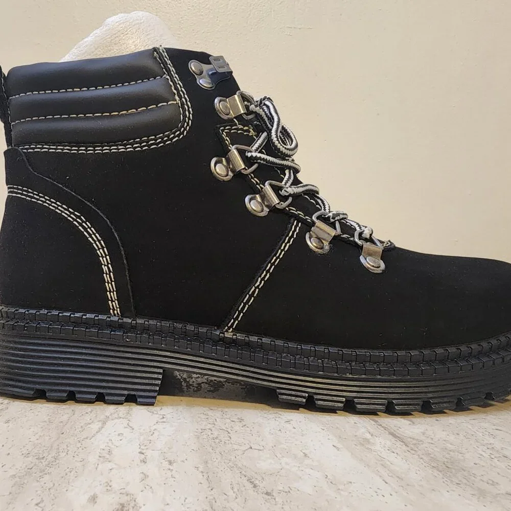 UGG Australia M Martin Black , size 8.5 - Picture 5 of 10